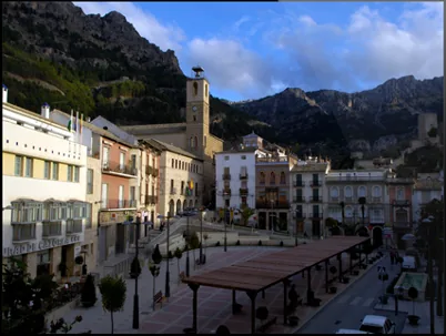 Plaza y casco urbano de Cazorla