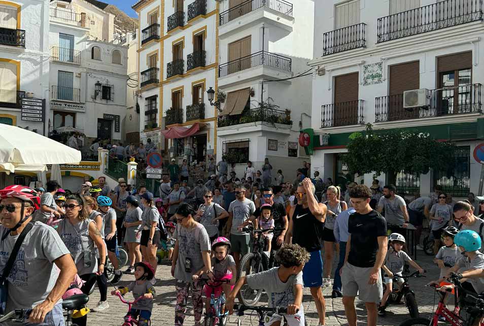 Plaza Almijara Cómpeta (Málaga)