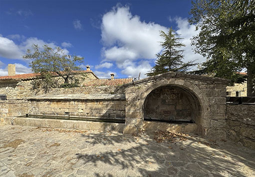 Fuente Abrevaderro en Jabaloyas (Teruel)