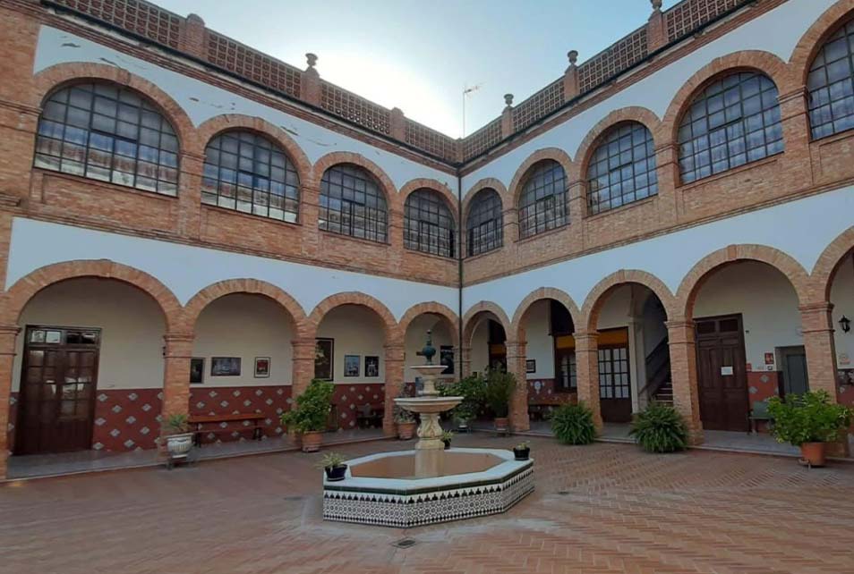 palacio-marqueses-de-moctezuma--arriate Patio del antiguo Palacio de los Marqueses de Moctezuma en Arriate