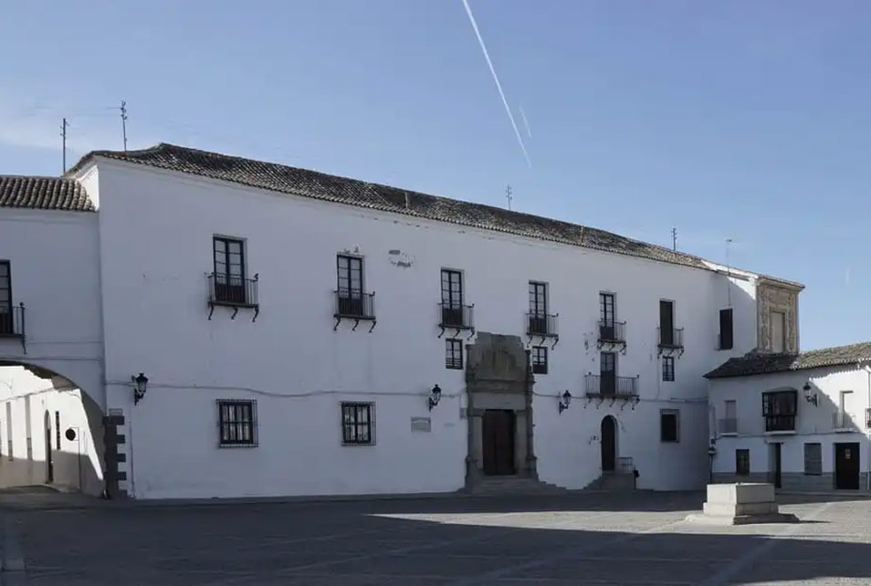 Fachada del Palacio de los Condes de Montalbán en La Puebla de Montalbán, Toledo<br />
