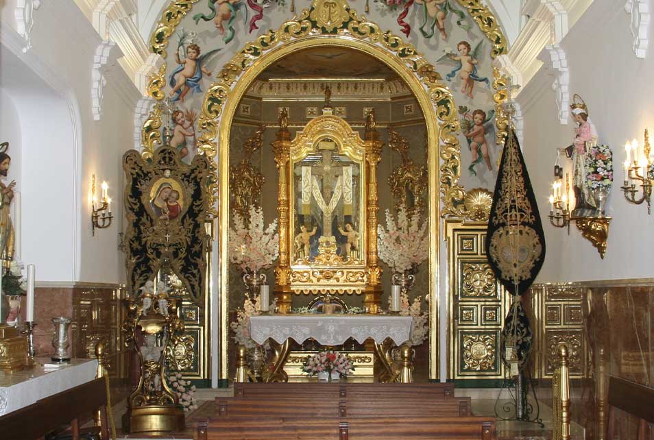 Interior de la Capilla Santa Cruz Calle Cabo  La Palma del Condado (Huelva)