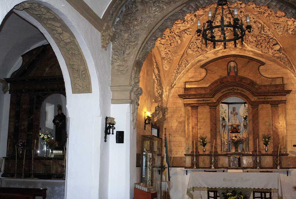 Interior de la Ermita del Santo Niño en Gaucín (Málaga)