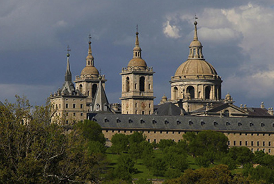 san-lorenzo-el-escorial Entrada al Bosque de la Herrería en San Lorenzo de El Escorial (Madrid)