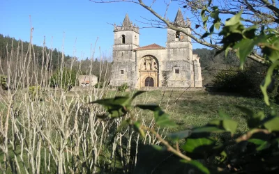 El interior de Alfoz de Lloredo: limoneros, casonas y cuevas entre cuatro pueblos