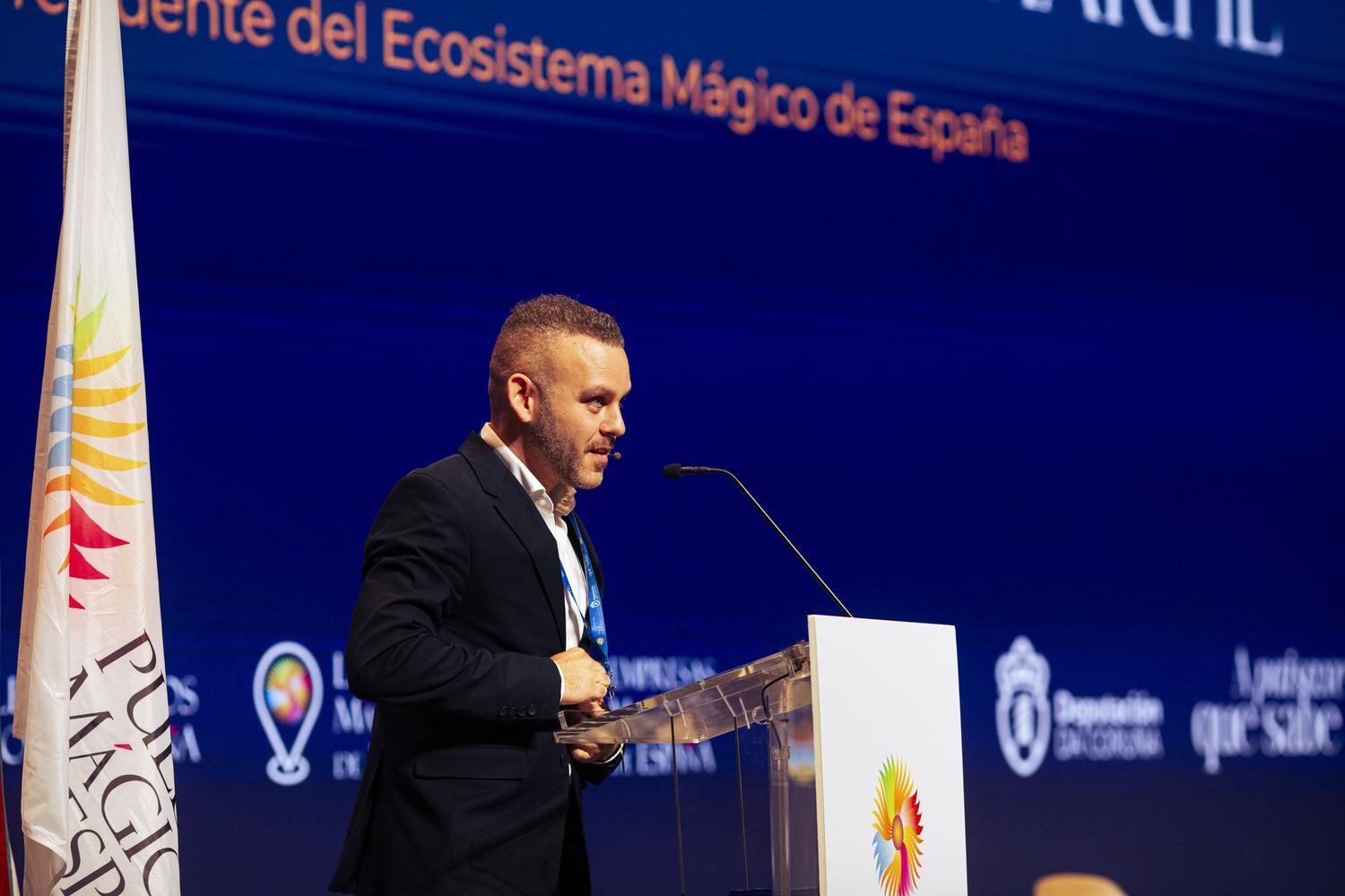 Francisco Martín, presidente del Ecosistema Mágico de España, durante el acto de apertura del encuentro de Padrón.